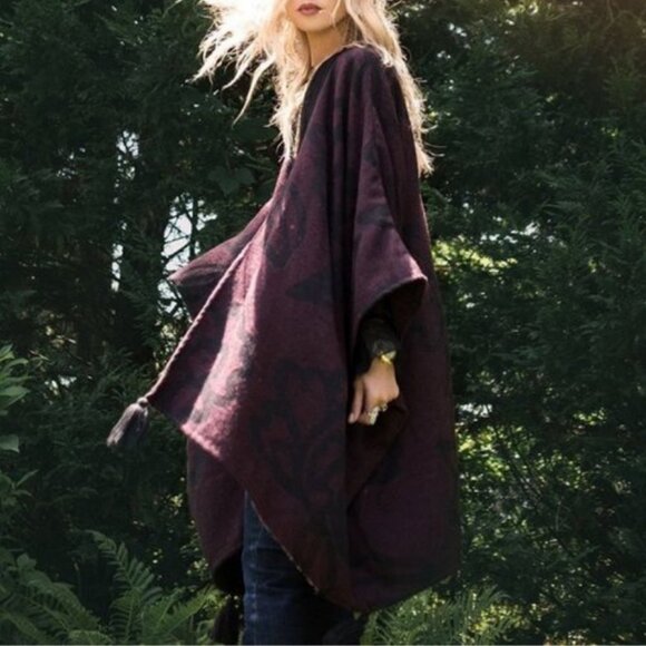 Cleobella Sevigny Capelet Tassel Shawl Poncho Cape Cardigan in Bordeaux - Picture 4 of 14